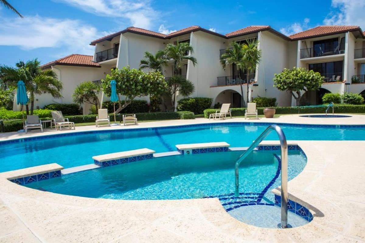 Living At Pappagallo Beachfront 22 * West Bay