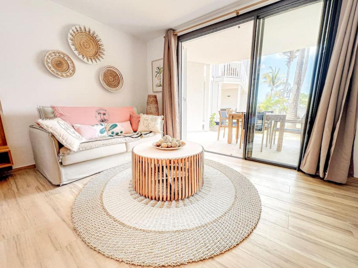 Hello Summer Large On Apartment Orient Bay