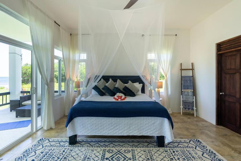 Ivy's Cove Side - Luxury *