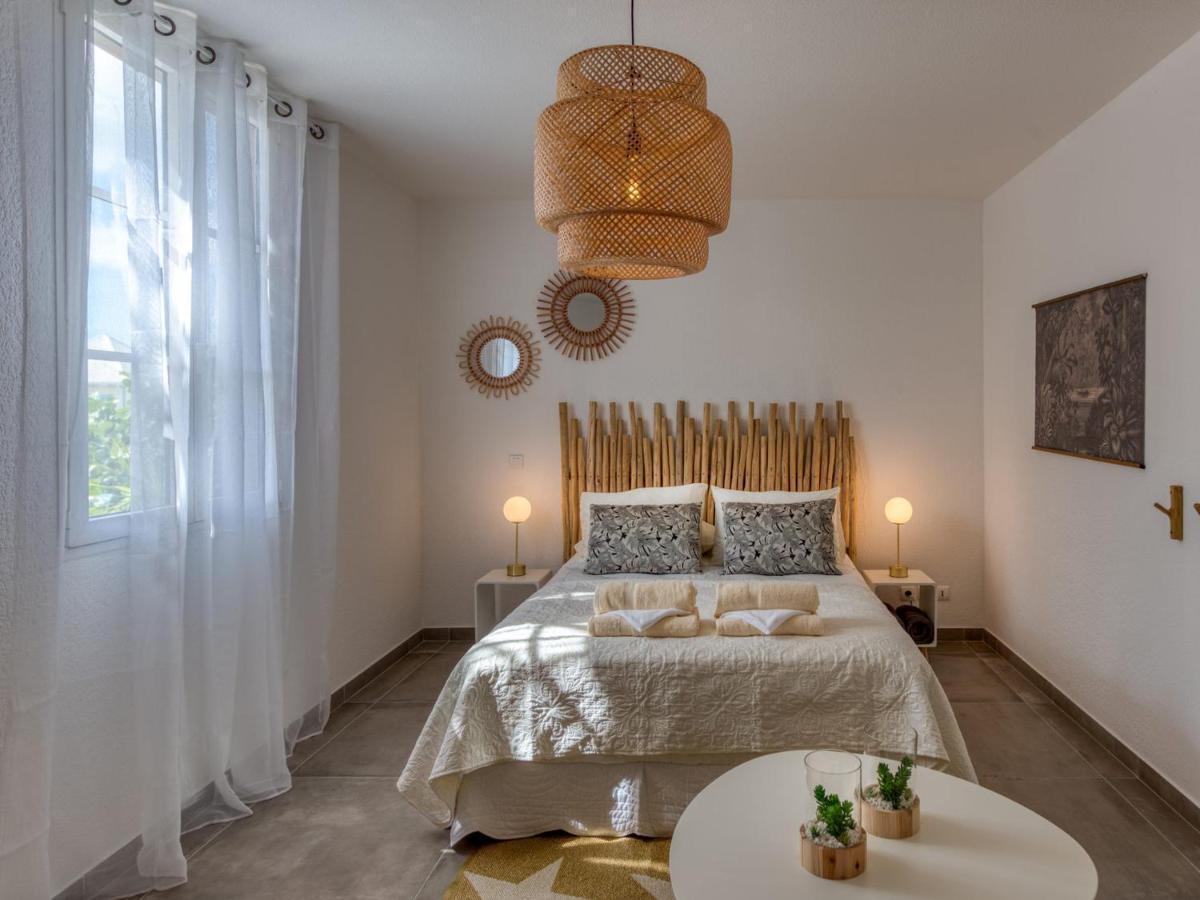 Luxueux Duplex En Bord De Avec Piscine Et Parking A Saint-martin - Fr-1-734-2 Apartment