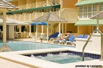 Hotel The Village And