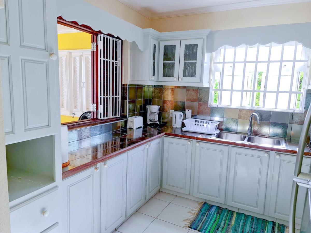 Apartment Beautiful Seaside 2br Christ Church