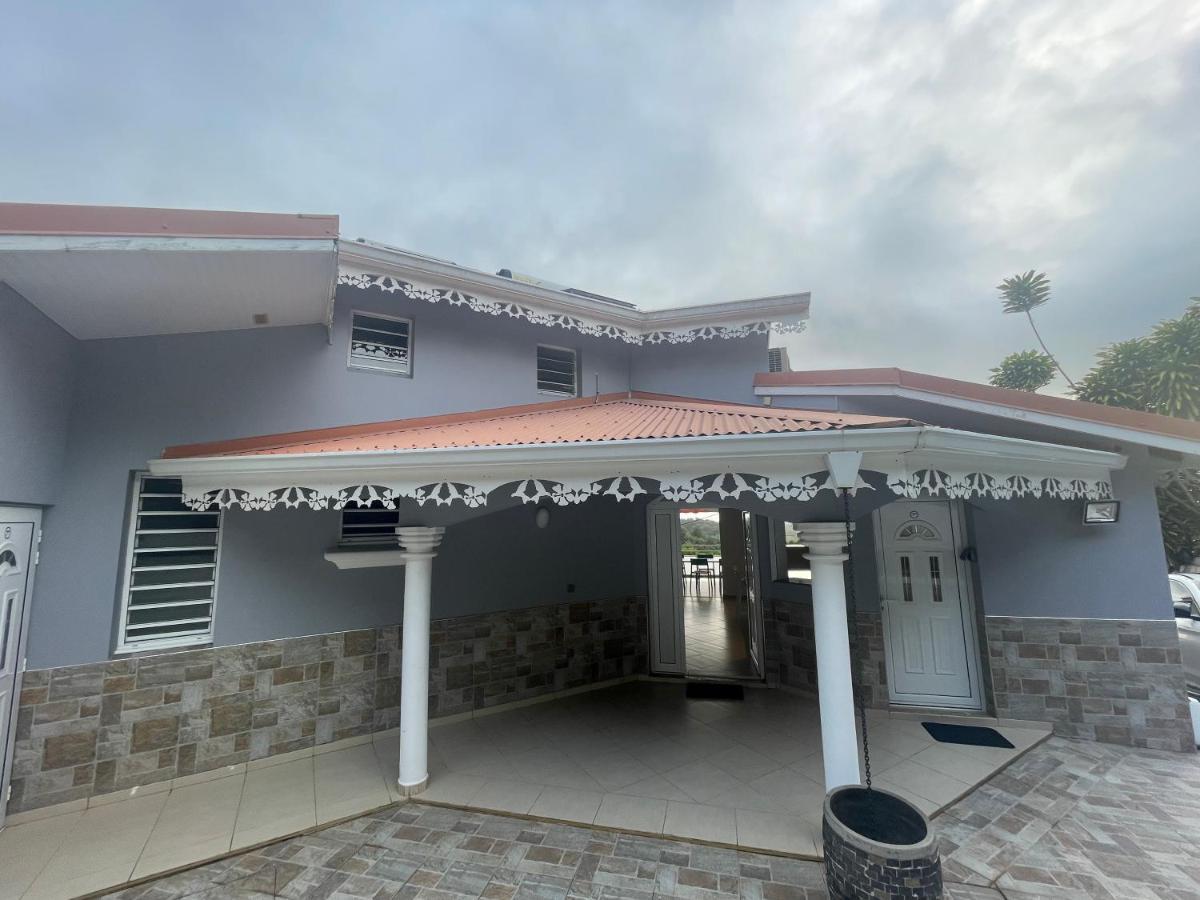 Les Sunbay Caraibes Avec Piscine Privative Vue Et Montagne Holiday home *