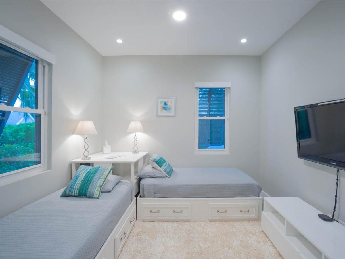 Resort Luxury Cayman Villas *