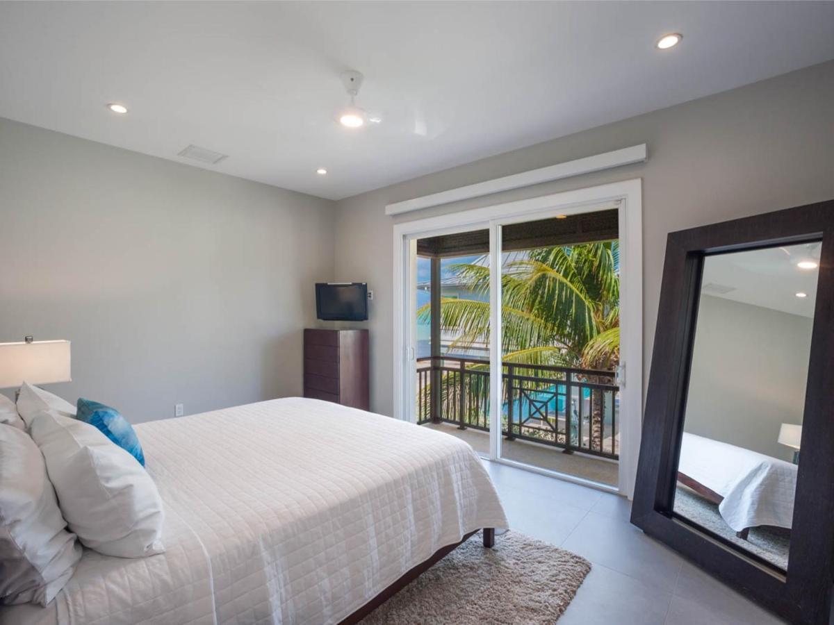Resort Luxury Cayman Villas Driftwood Village