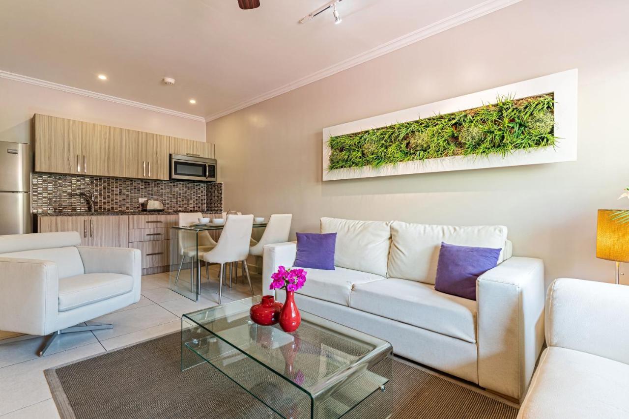 Zen Gardens Apartment, 350 Yards From Eagle Beach!
