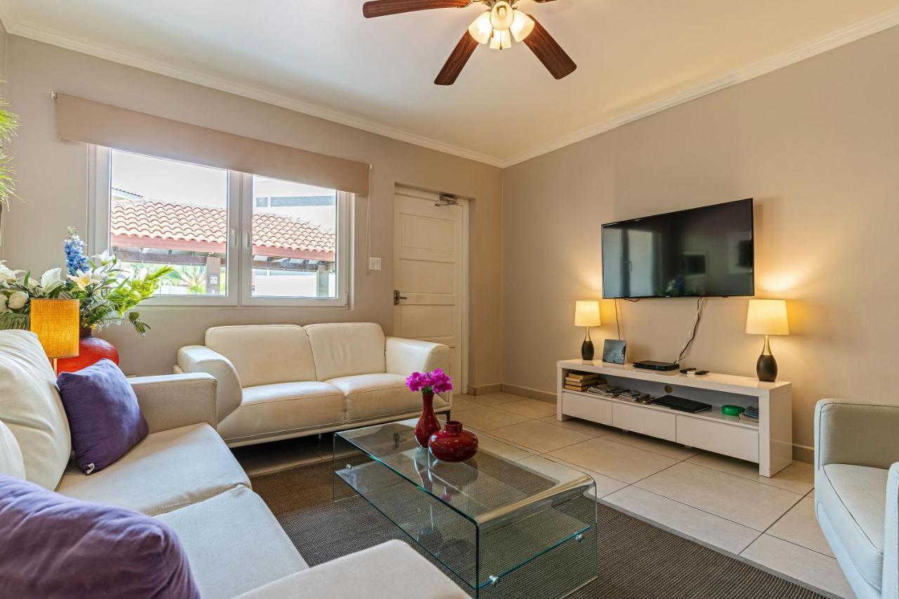 Apartamento Zen Gardens Apartment, 350 Yards From Eagle Beach! Palm Beach