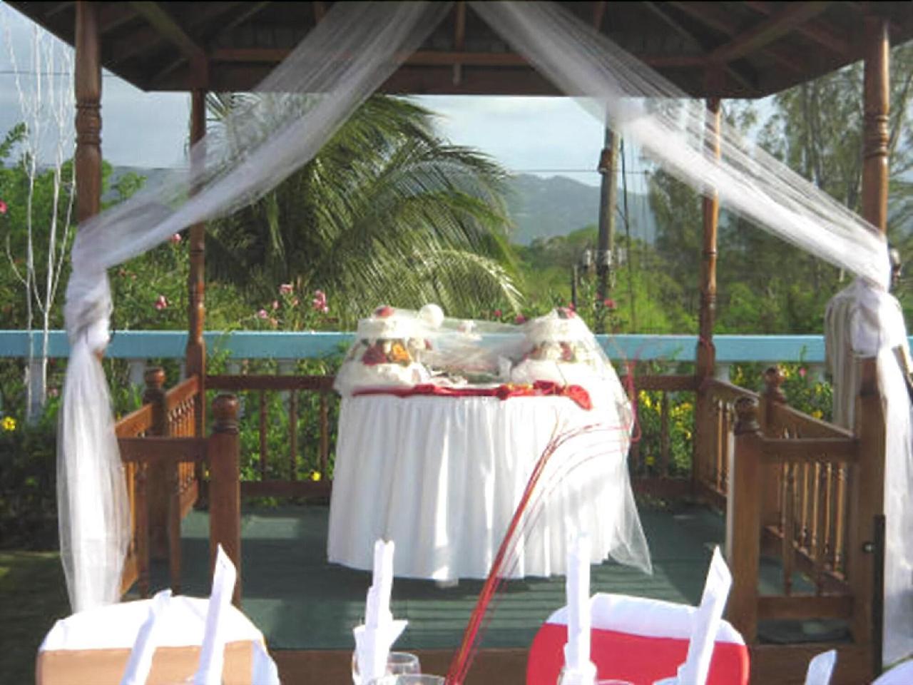 Hotel Paradise Brandon Hill
