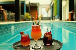 R Hotel