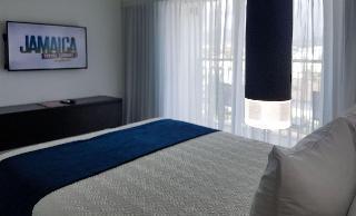 R Hotel