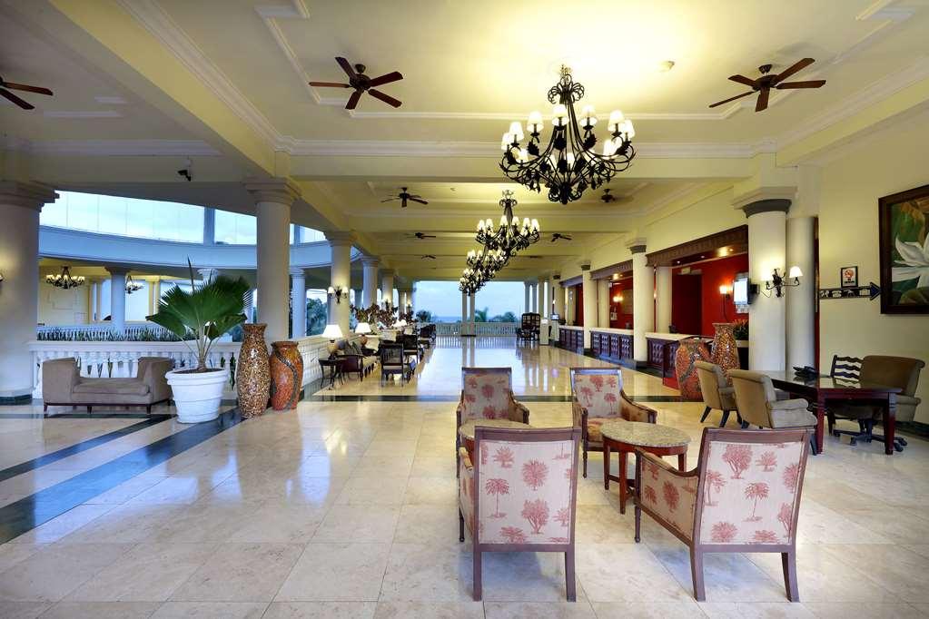 Grand Palladium Lady Hamilton & Spa Resort