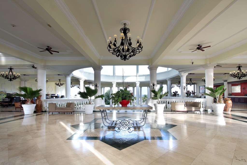 Grand Palladium Lady Hamilton & Spa 5*
