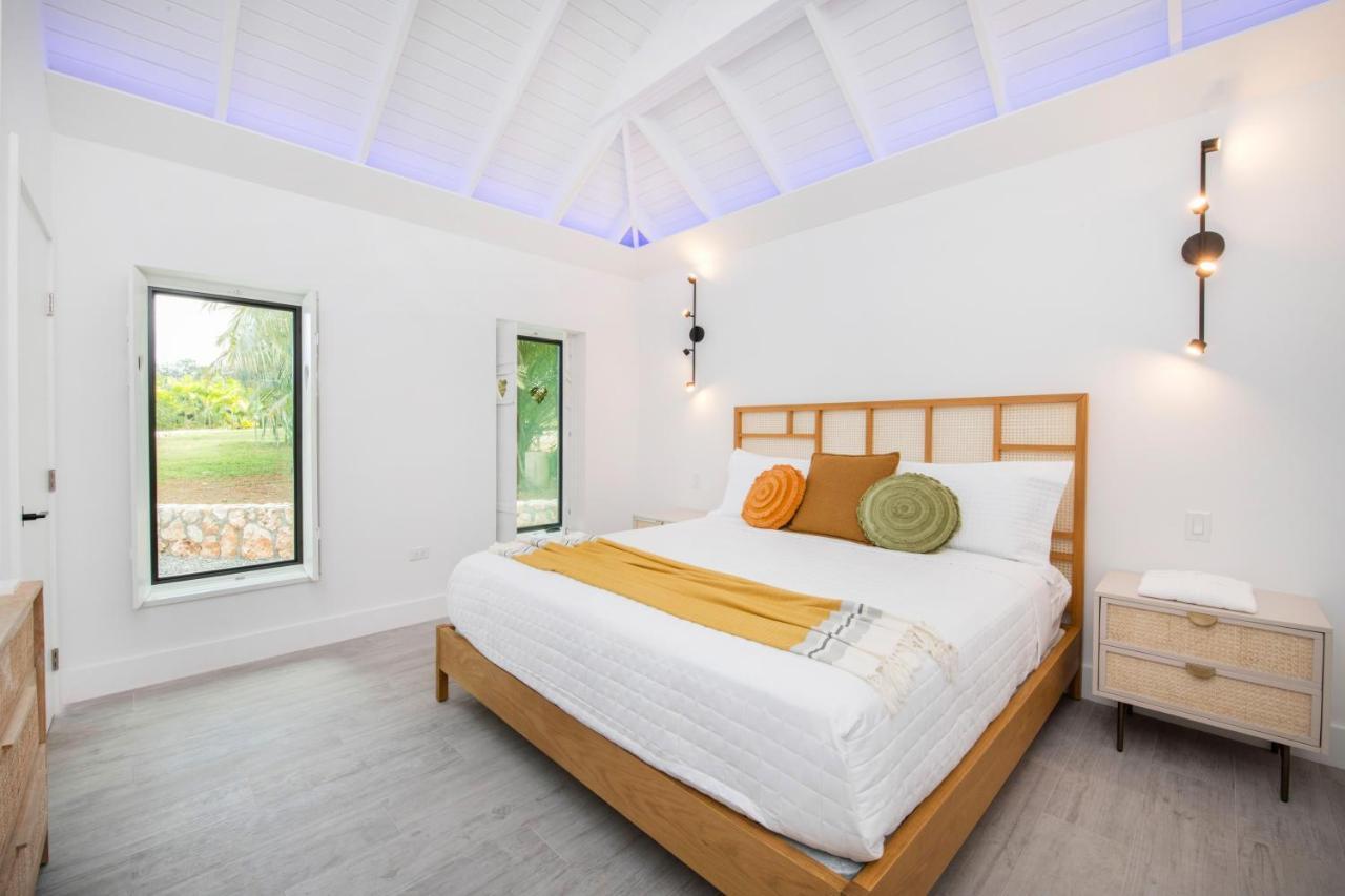 The Mastic Cana Luxury Holiday home North Side