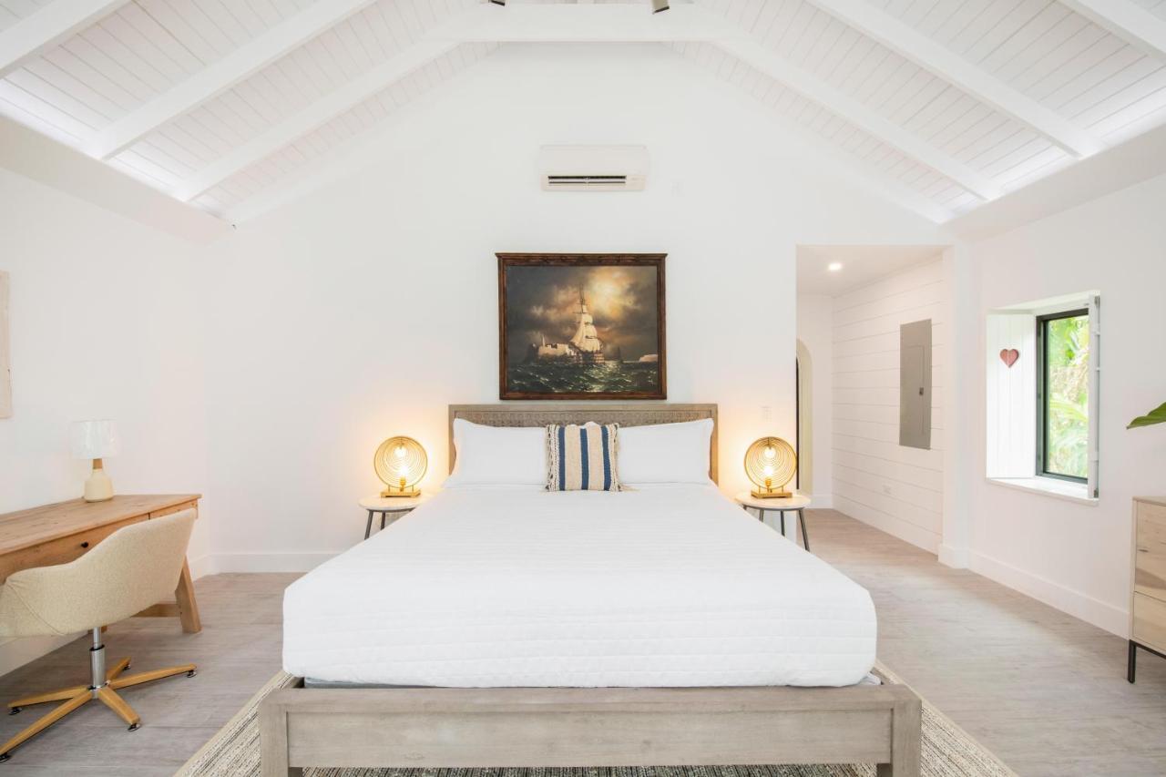 The Mastic Cana Luxury Holiday home North Side