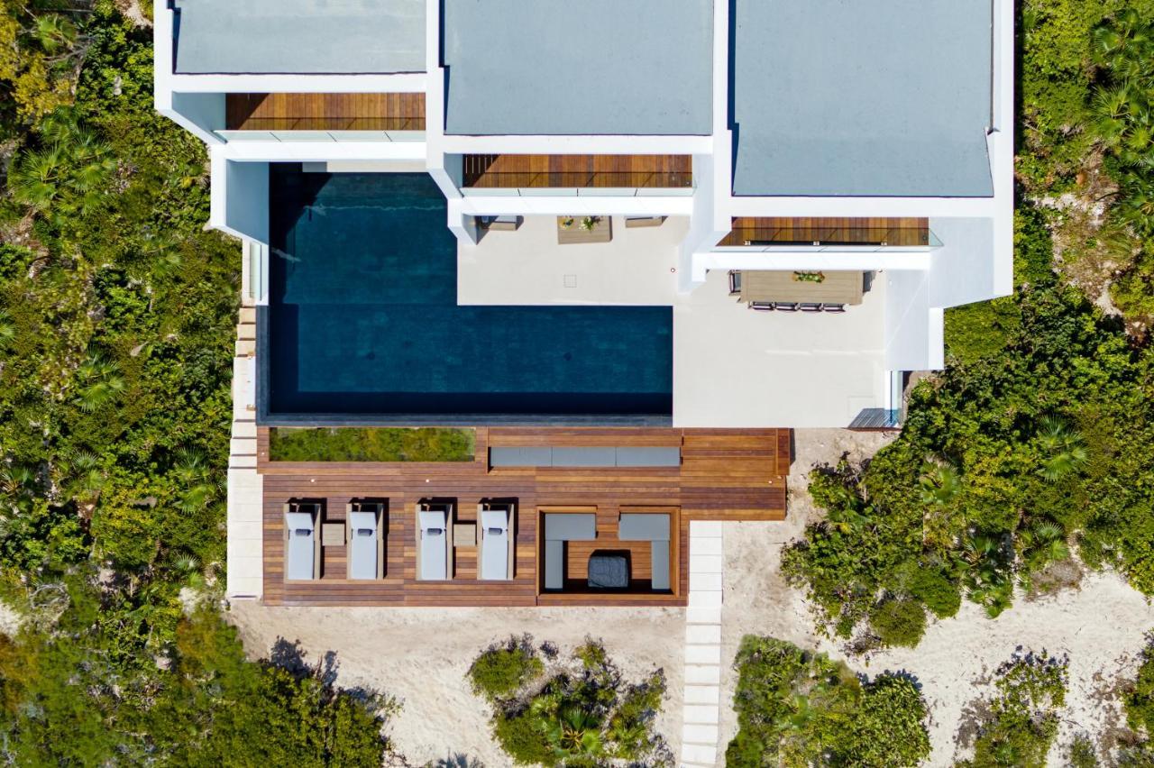 Uxue Villa Long Bay