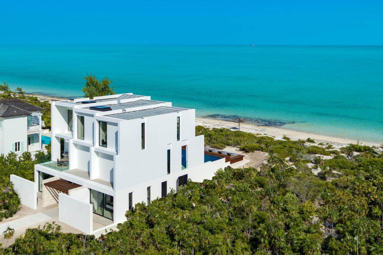 Uxue Villa Long Bay