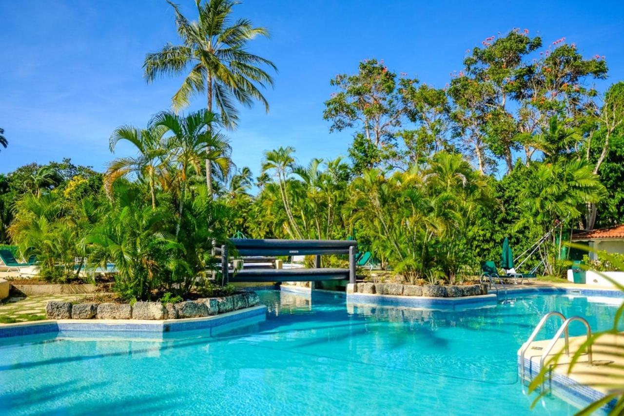 At Glitter Bay Estate By Blue Sky Luxury *