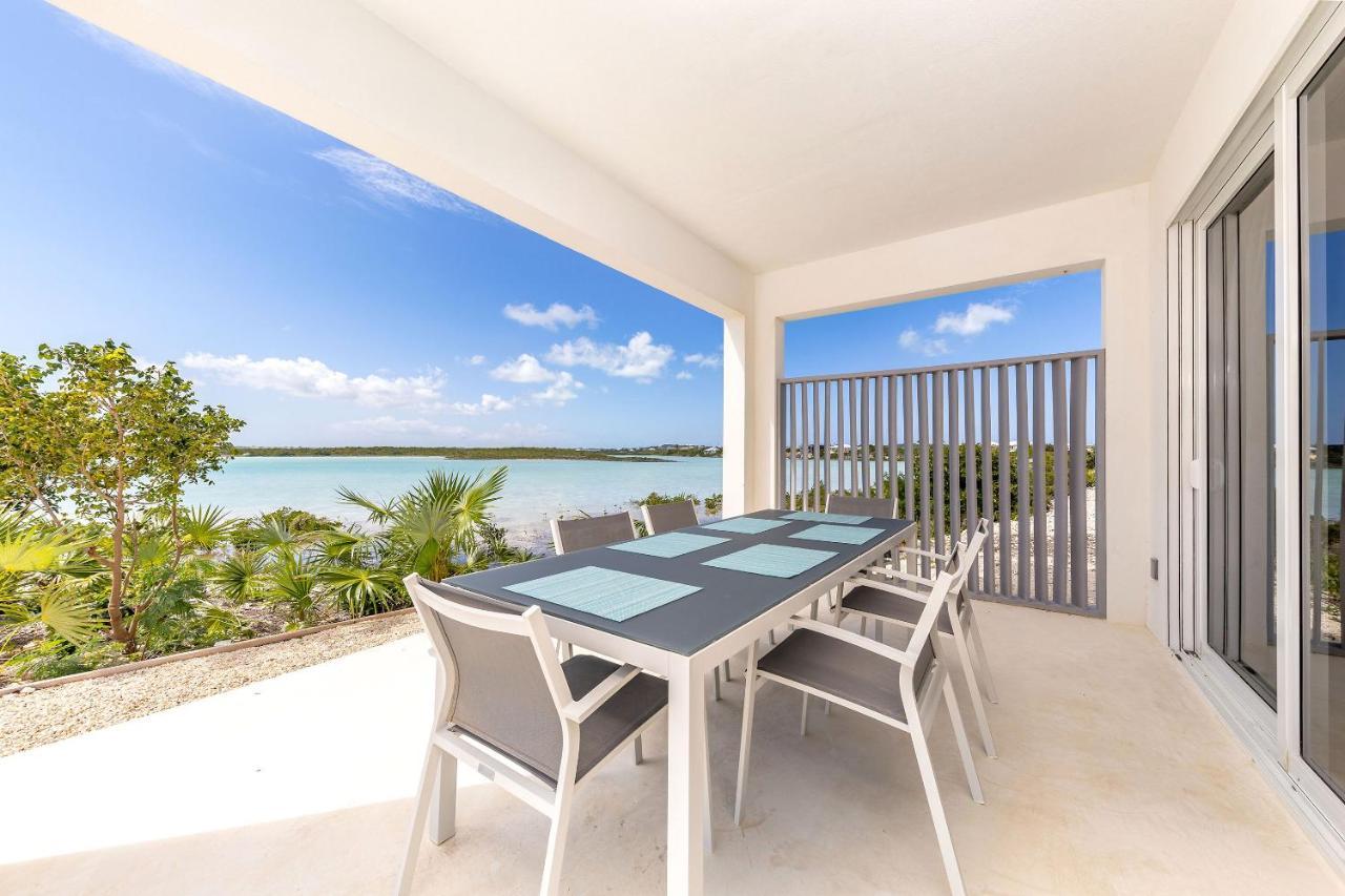 New Tropical Waterfront Cooper Jack Bay Villa