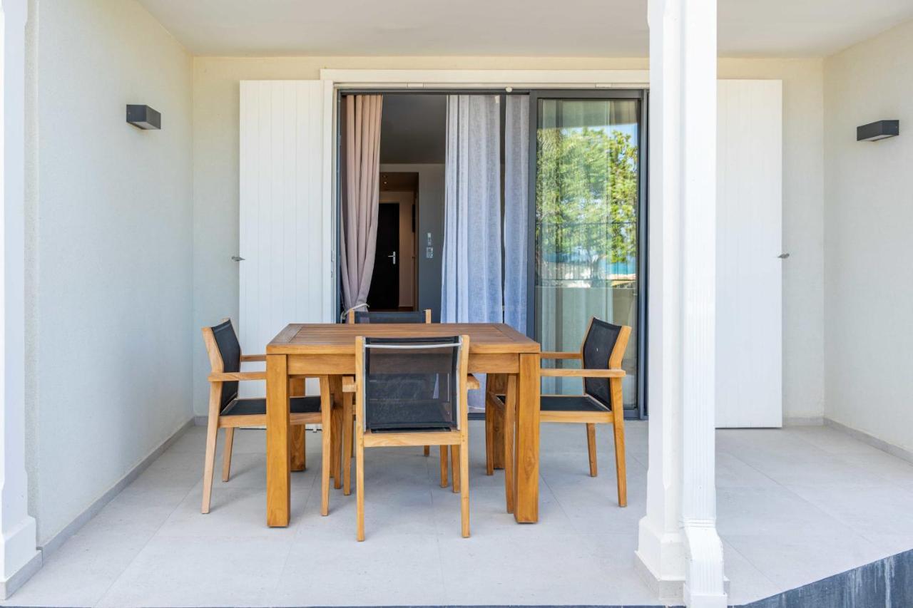 Spacious With Pool And In Orient Bay Apartment