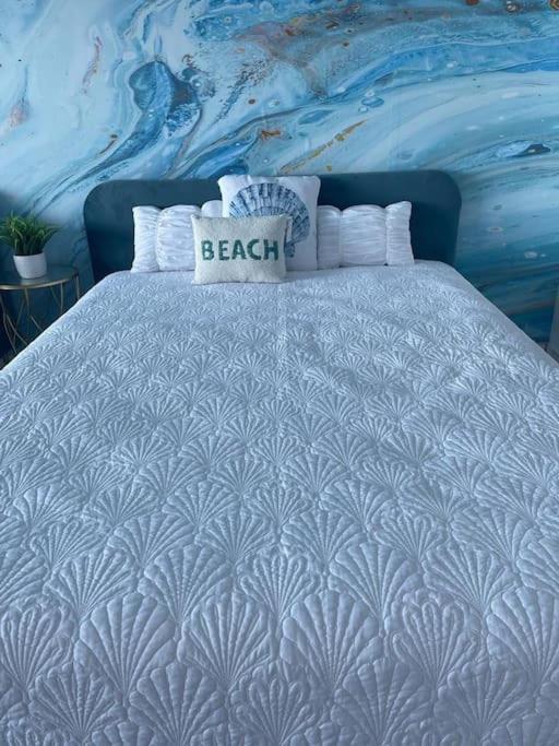 Beautiful Ocean Blue Oceanfront Apartamento *