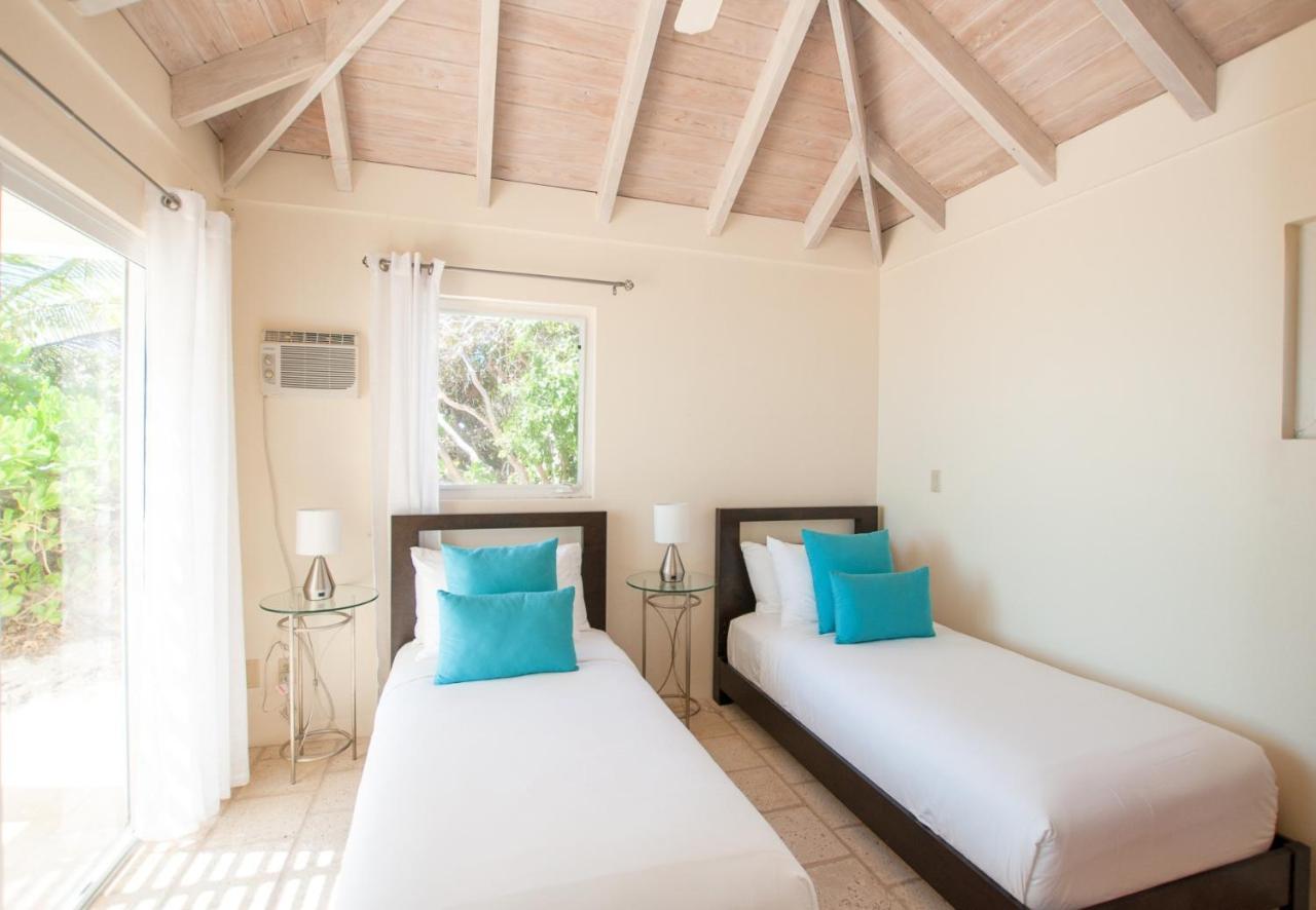 Aqua Del Rose 3 Bedroom Beachfront