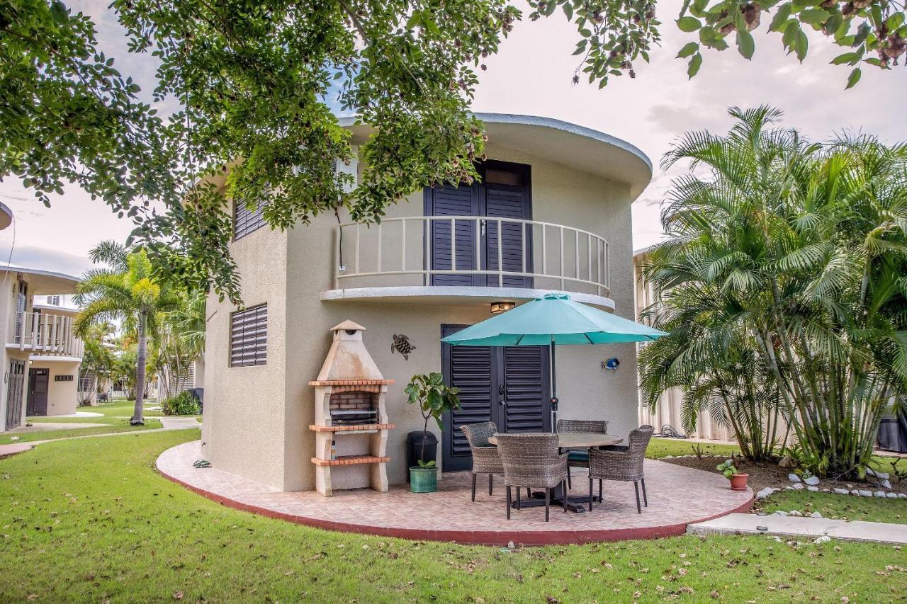 Raices Realty Villa: Puerto Rico; Centrica, Acogedora, Tropical, Playa, Piscina,a/c * Cabo Rojo
