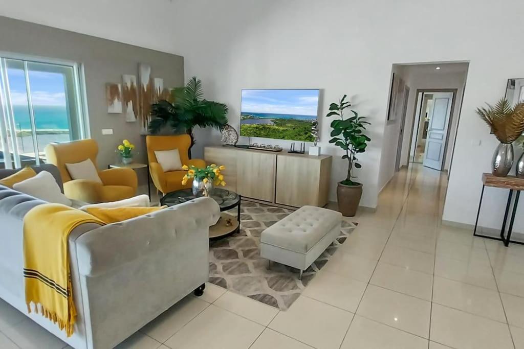 4 Bedroom La Casa Del Jefe With Private Pool Cul de Sac