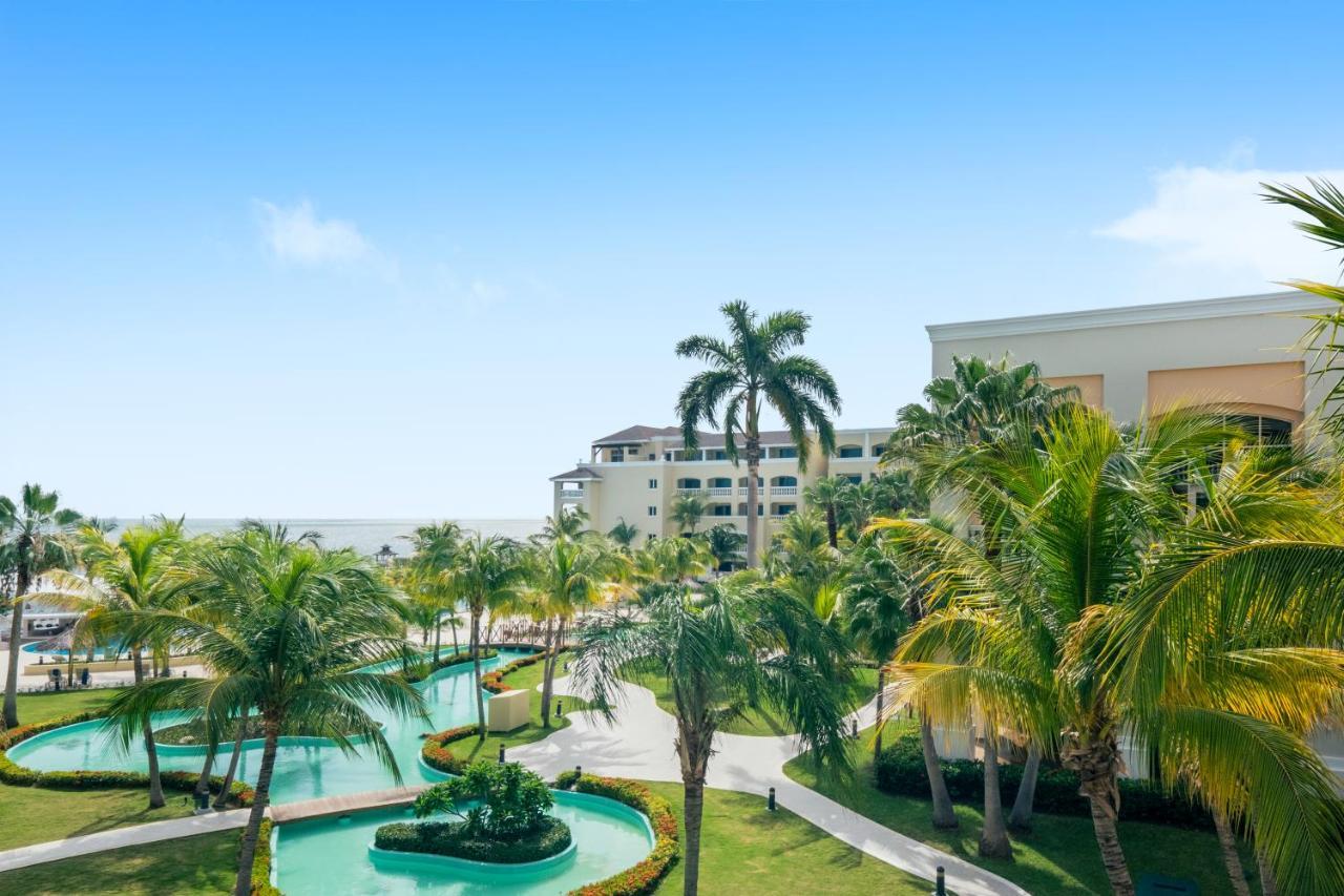 Iberostar Waves Rose Hall Resort