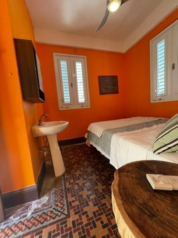 Fresh Tropical Colonial Style Walk-up- Rooftop Terrace- View Apartamento