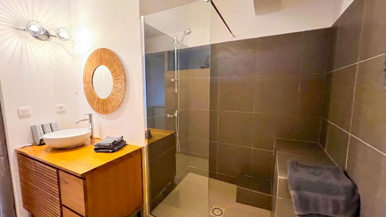 Apartment Magic - Stunning Ocean View, Pool & Starlink Internet *