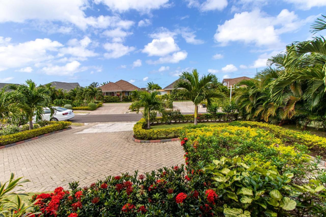 Dreamvilla Richmond Estates Villa *