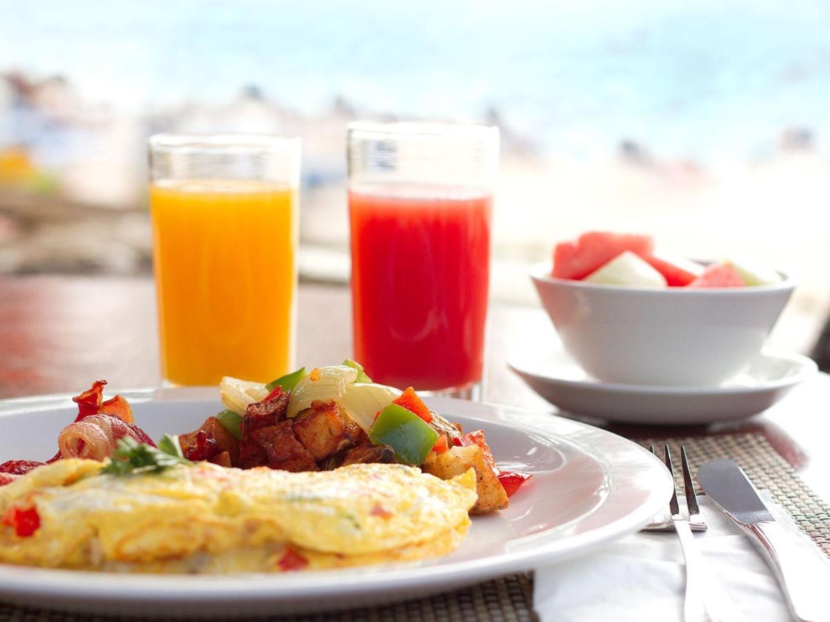 Coconut Court Beach Hotel 3*