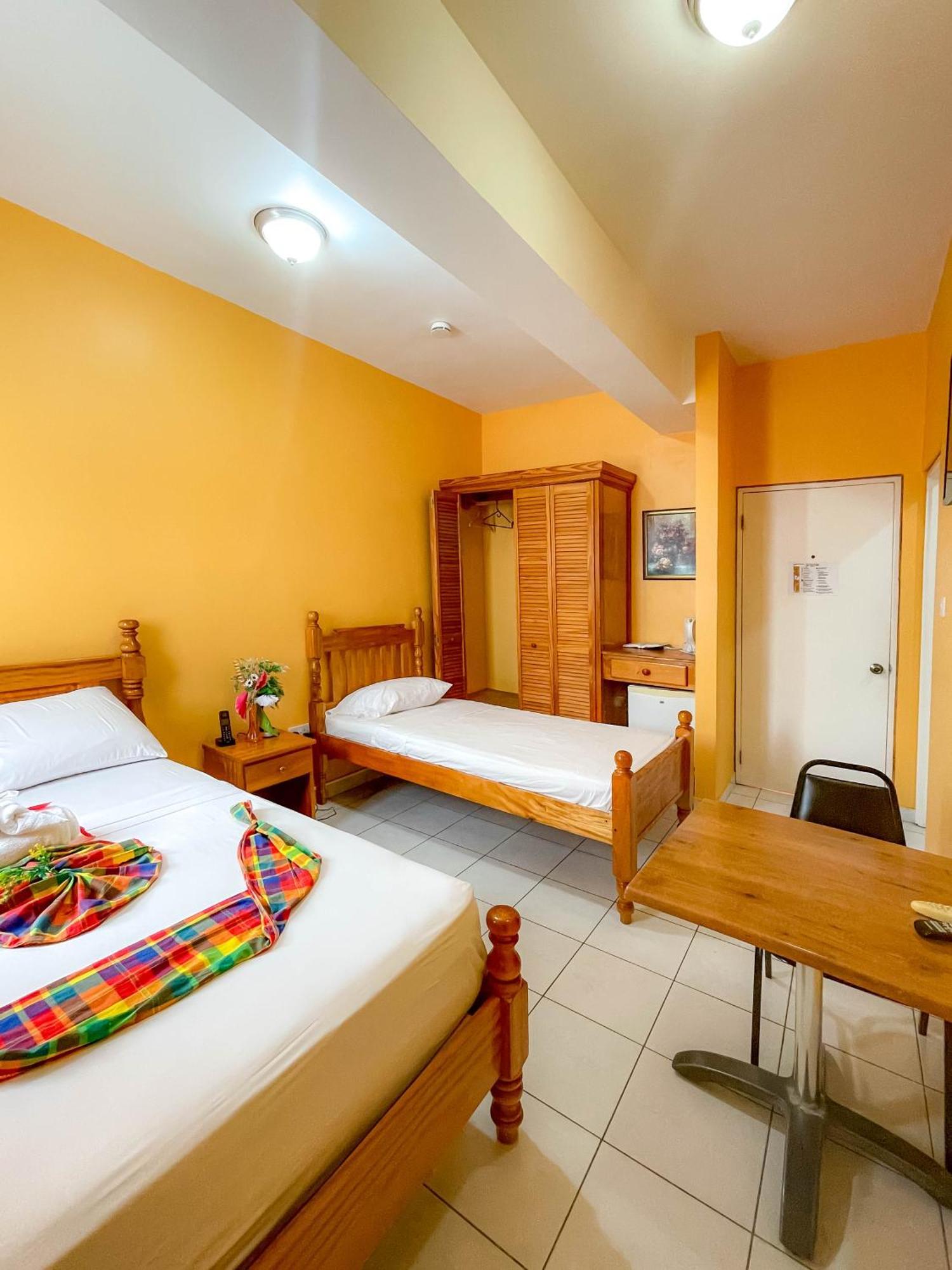 La Flamboyant Guest house