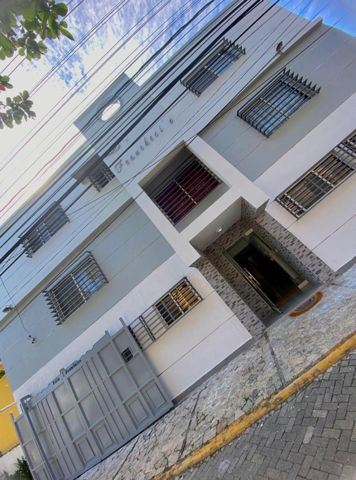 Guest house D' Franchesis Hostal 3*