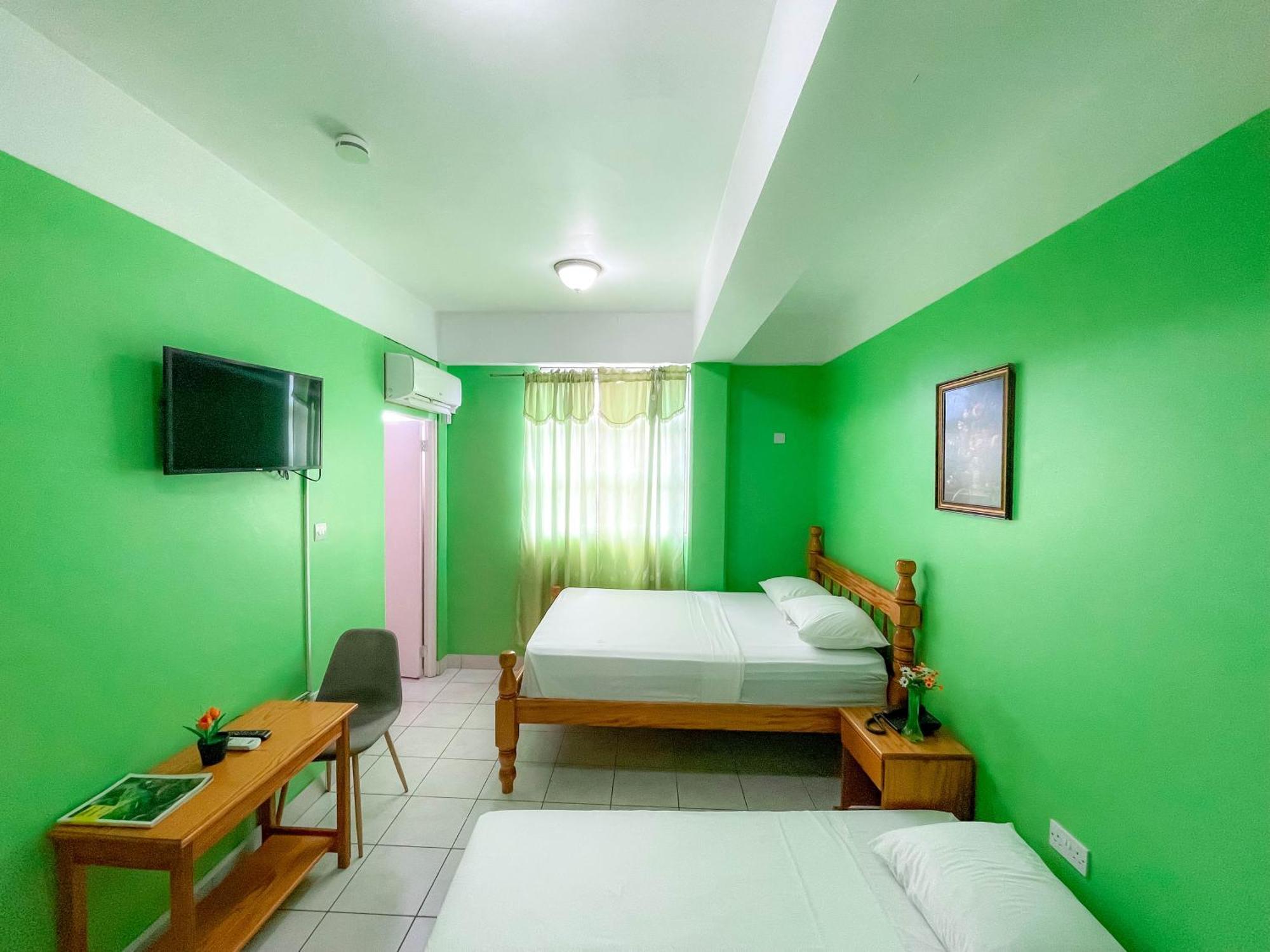 La Flamboyant Guest house