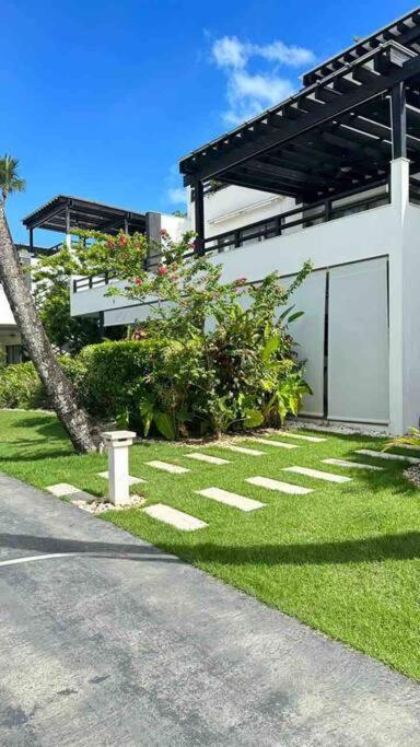 Peaceful And Lovely Apartment! Front *