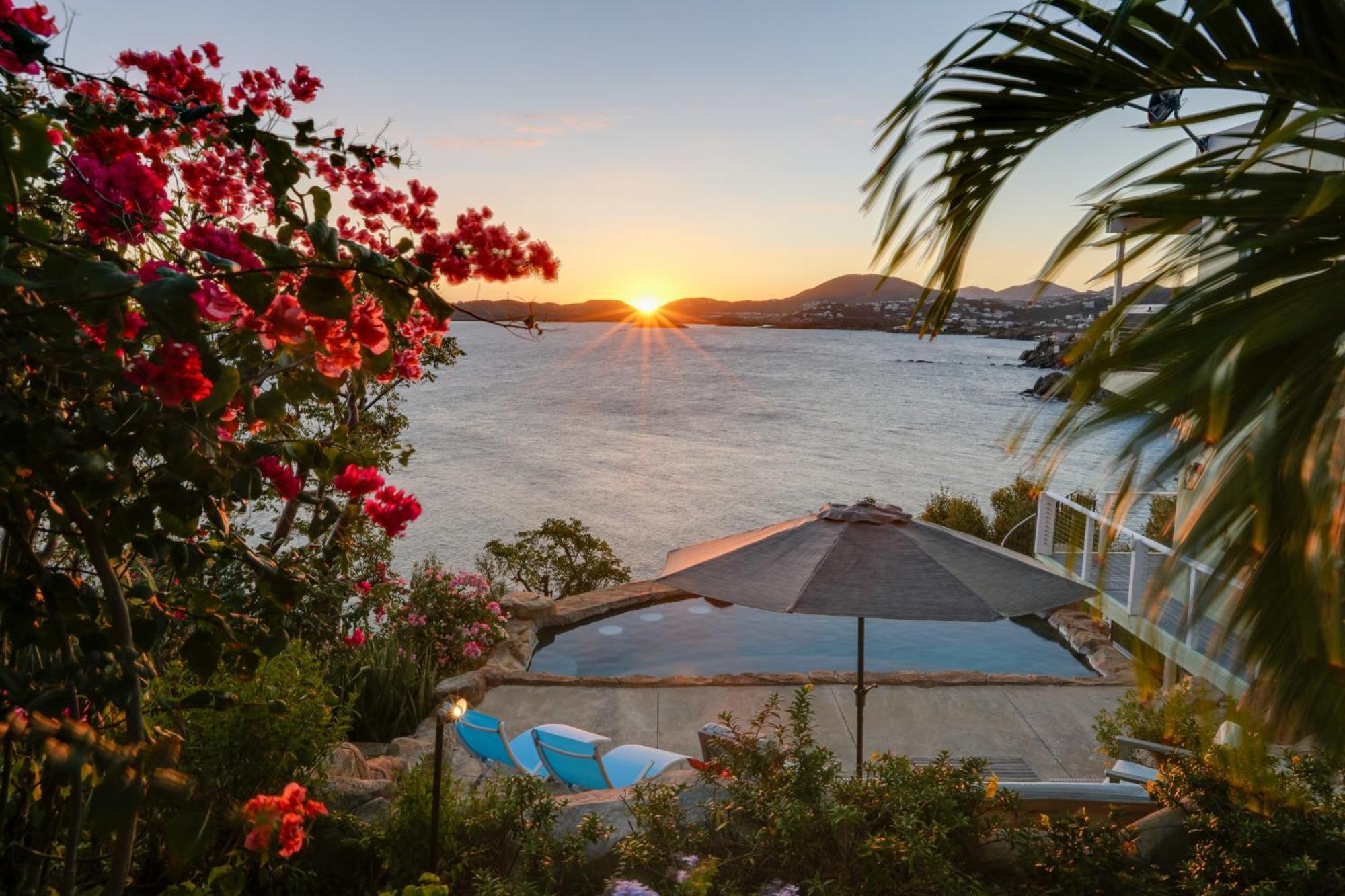 Sea La Vie - Waterfront St Thomas Escape With Pool Nazareth