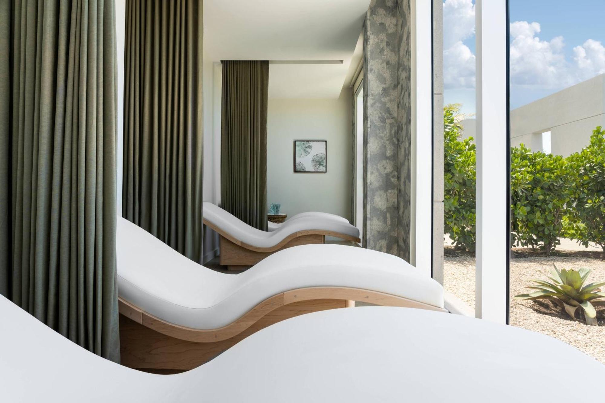 The Ritz-carlton, Turks & Caicos Resort Grace Bay