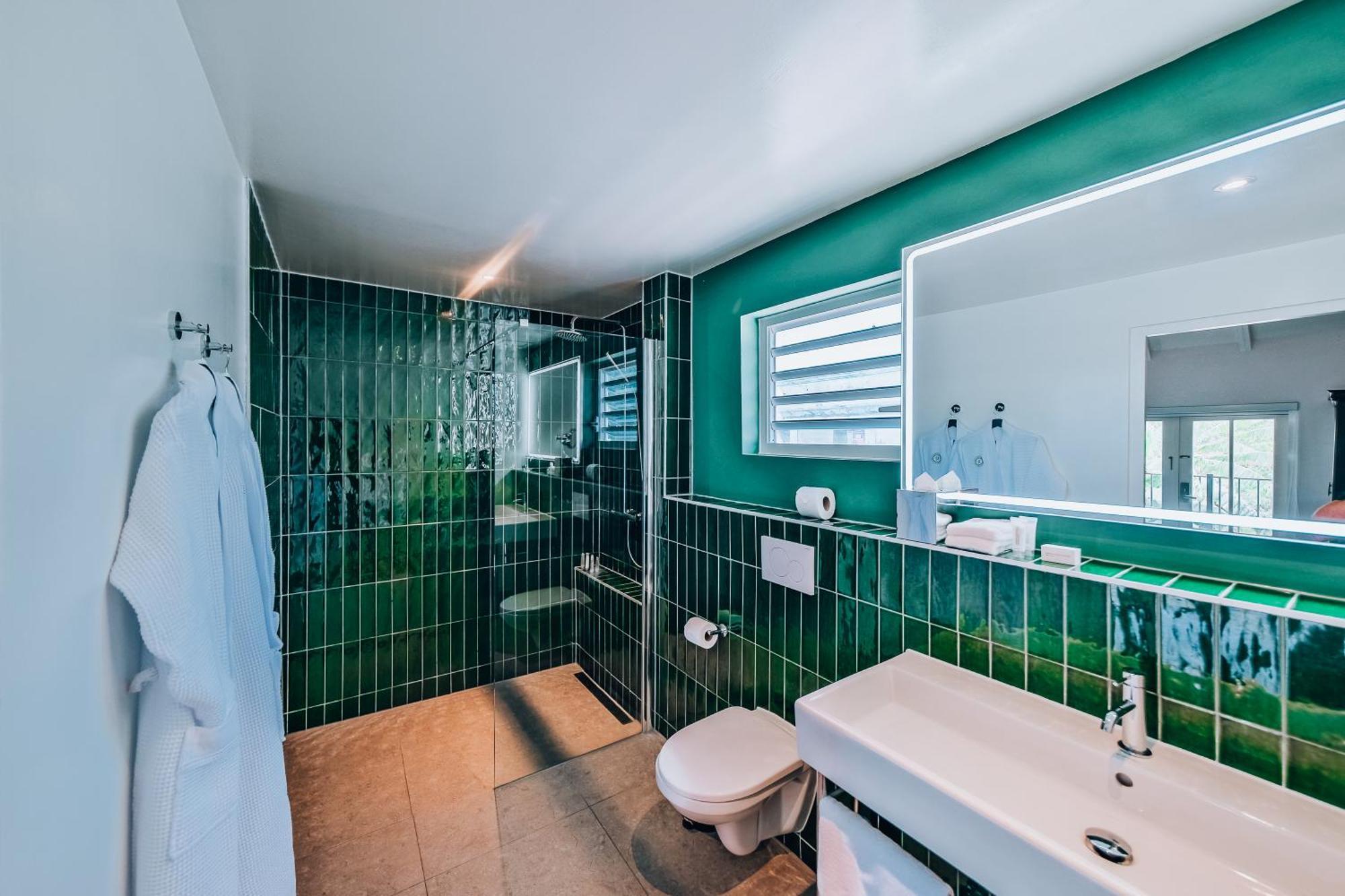 Kura Botanica 4*