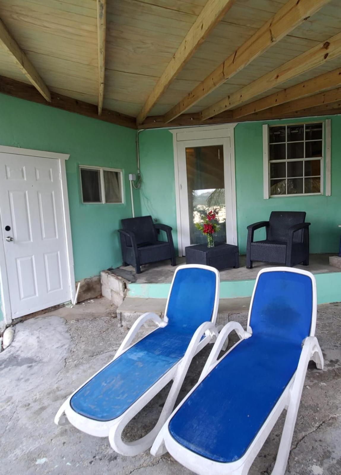 Beachfront Cozy Apartment