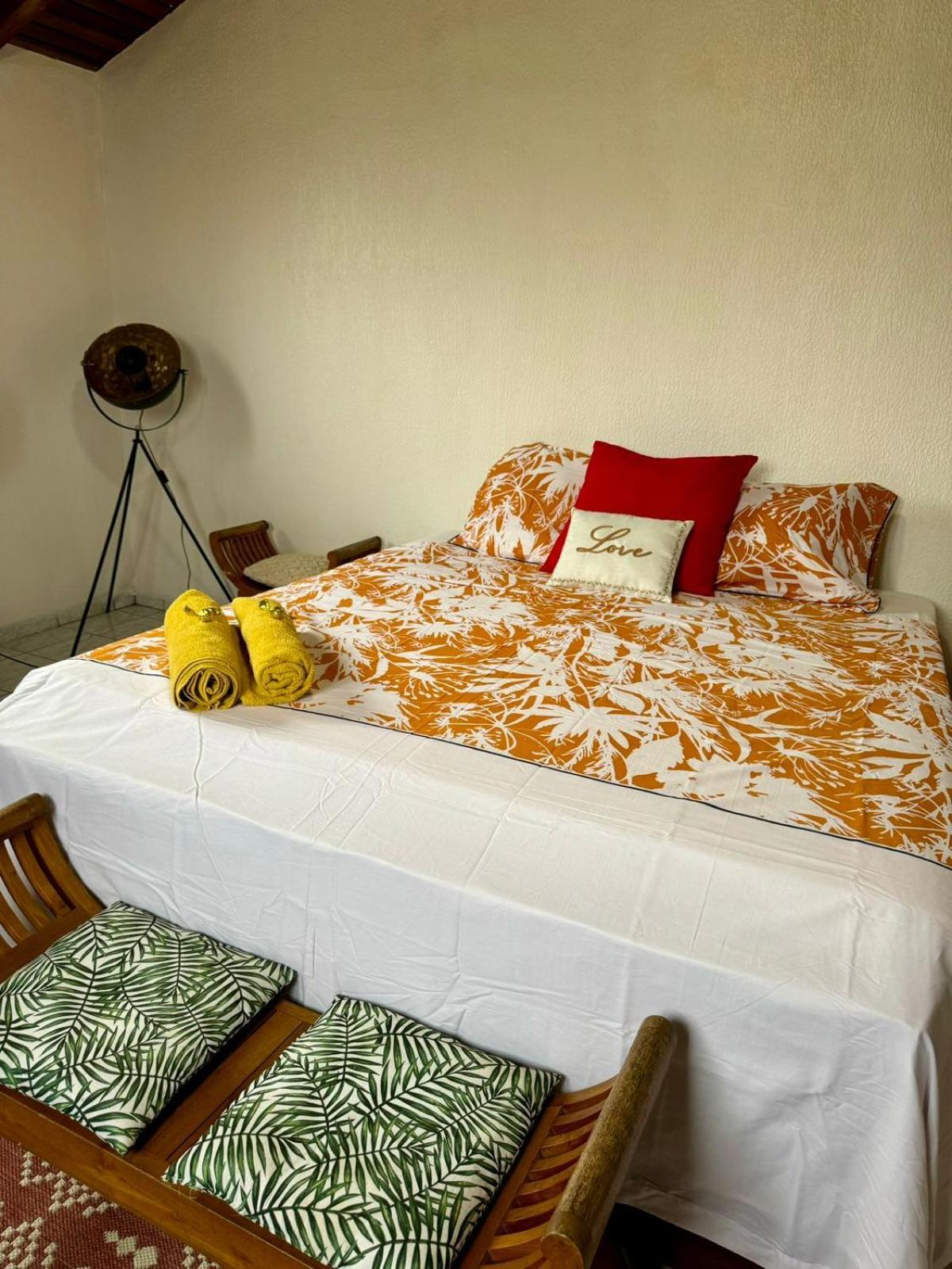 Le Val De L'orge Guest house *