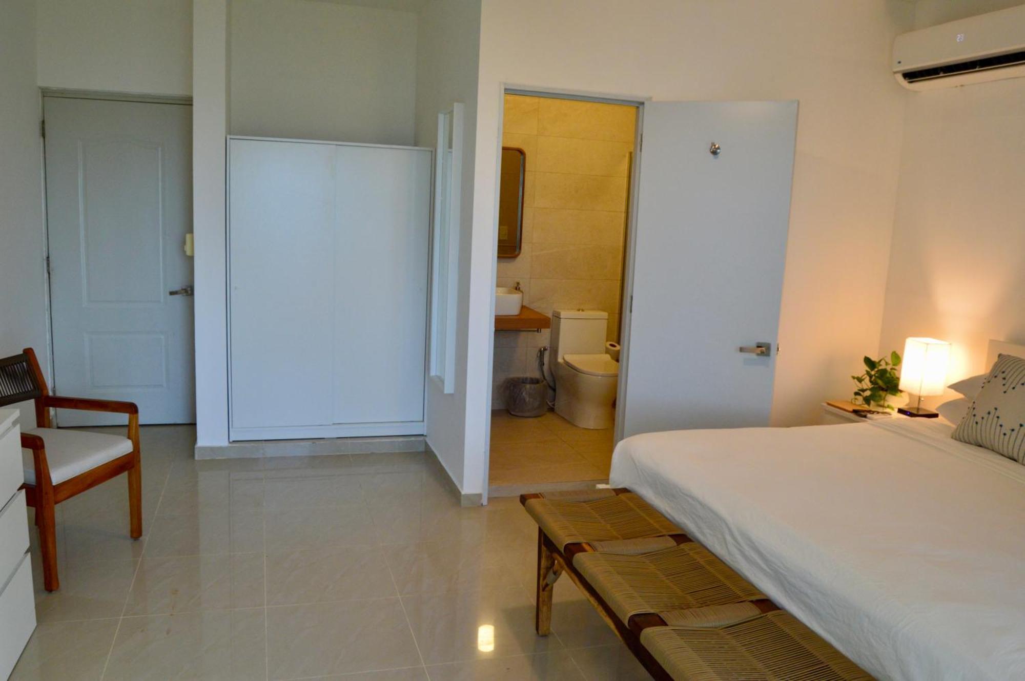 Blue Island Hotel