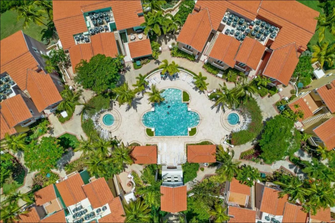 Luxury 3 Bedroom At El Conquistador Apartment *