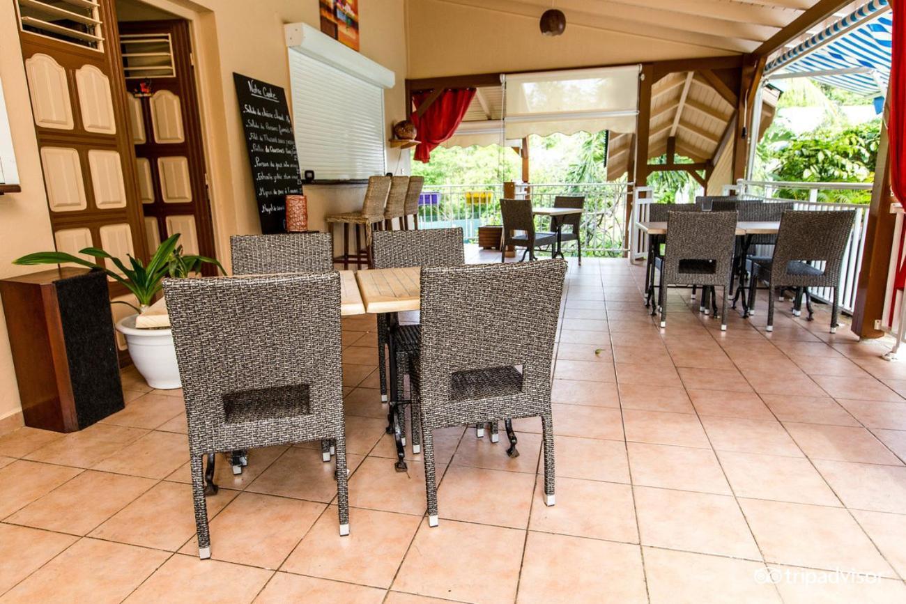 Au Village De Menard Saint-Louis