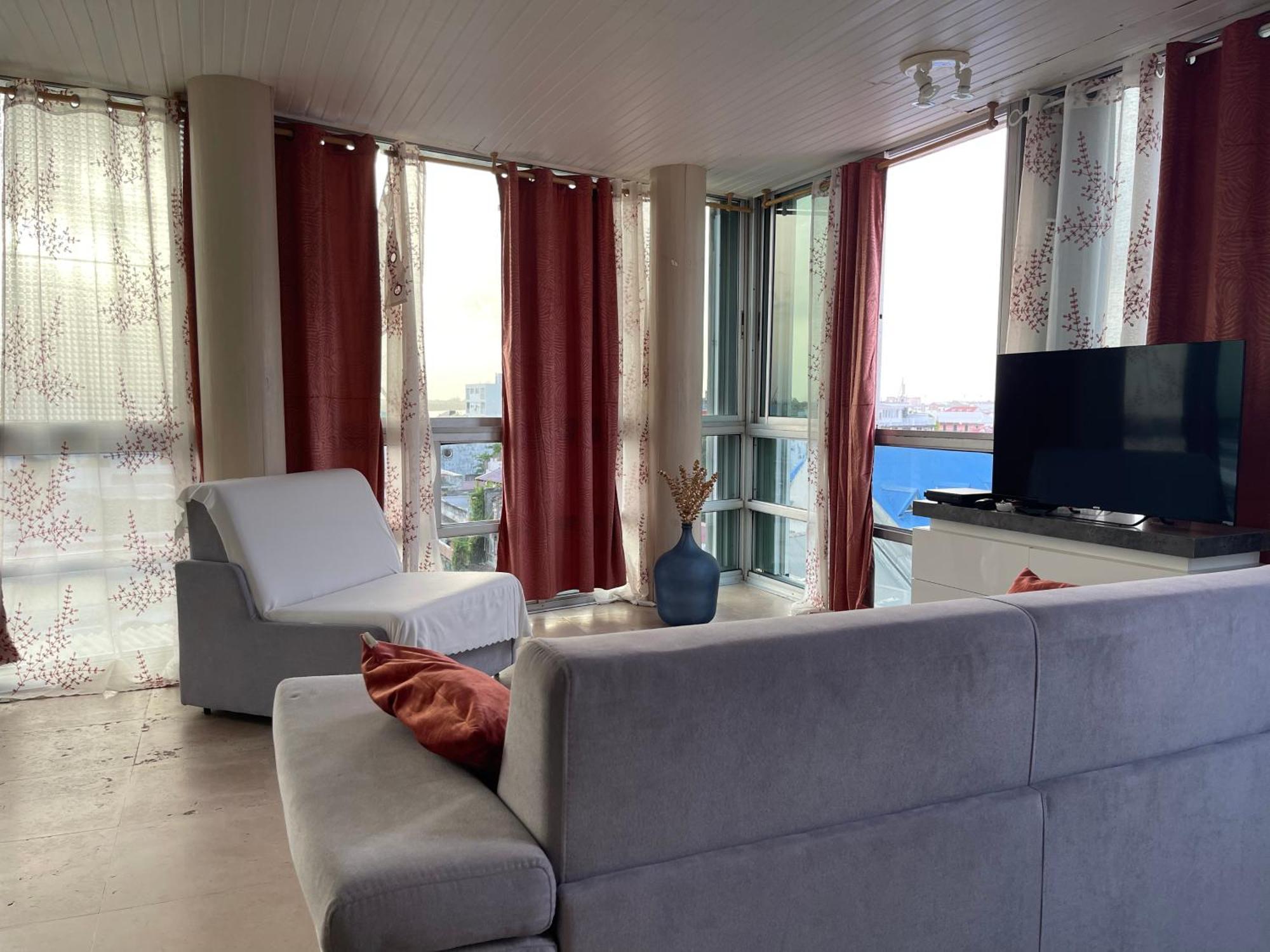 Penthouse Seaside 10 Min Port, Croisiere Et Aeroport Apartment