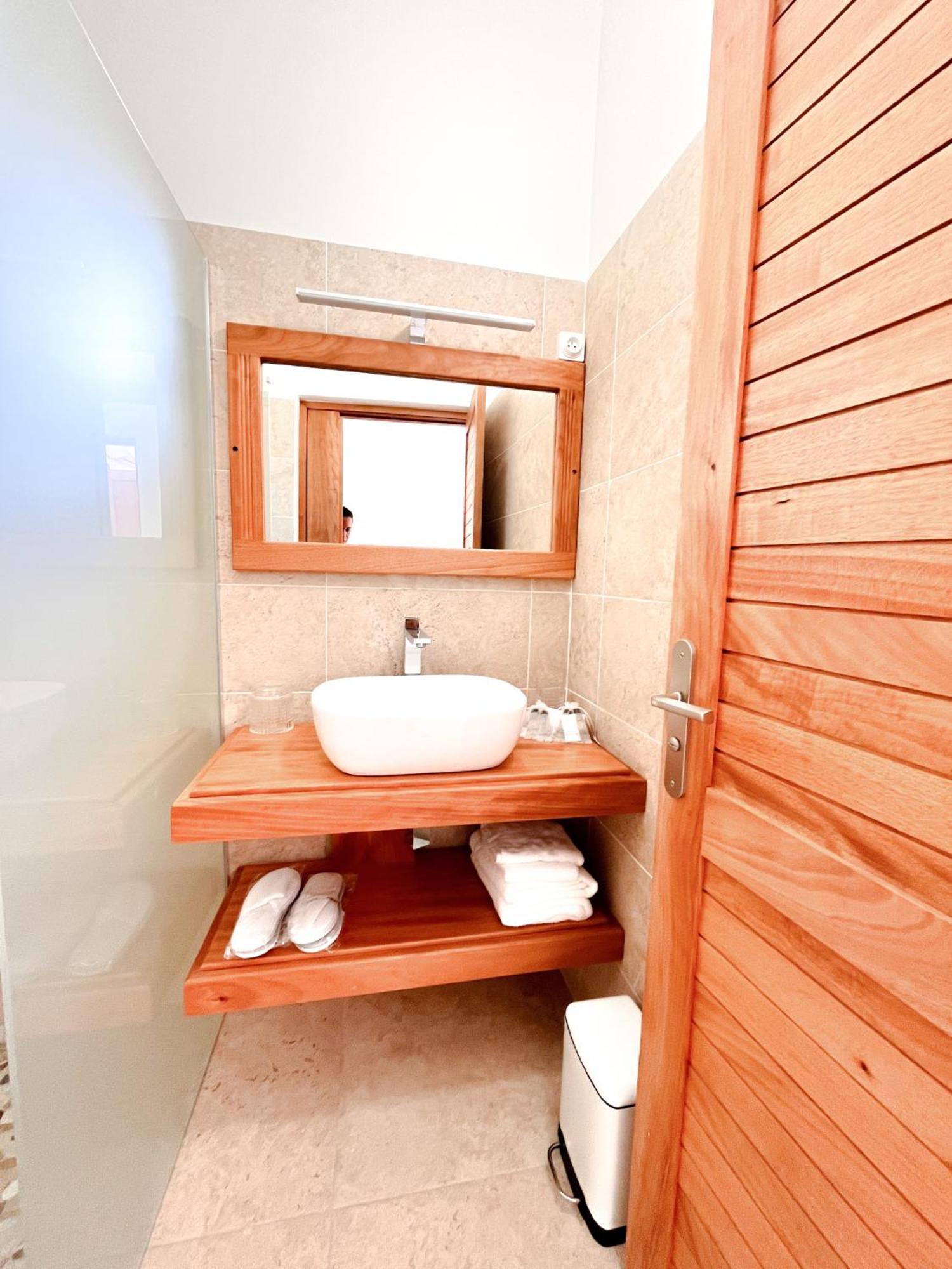 Villa Les Raisins Clairs - Standing 4 Etoiles , Vue Sur Panoramique & Piscine A Debordement