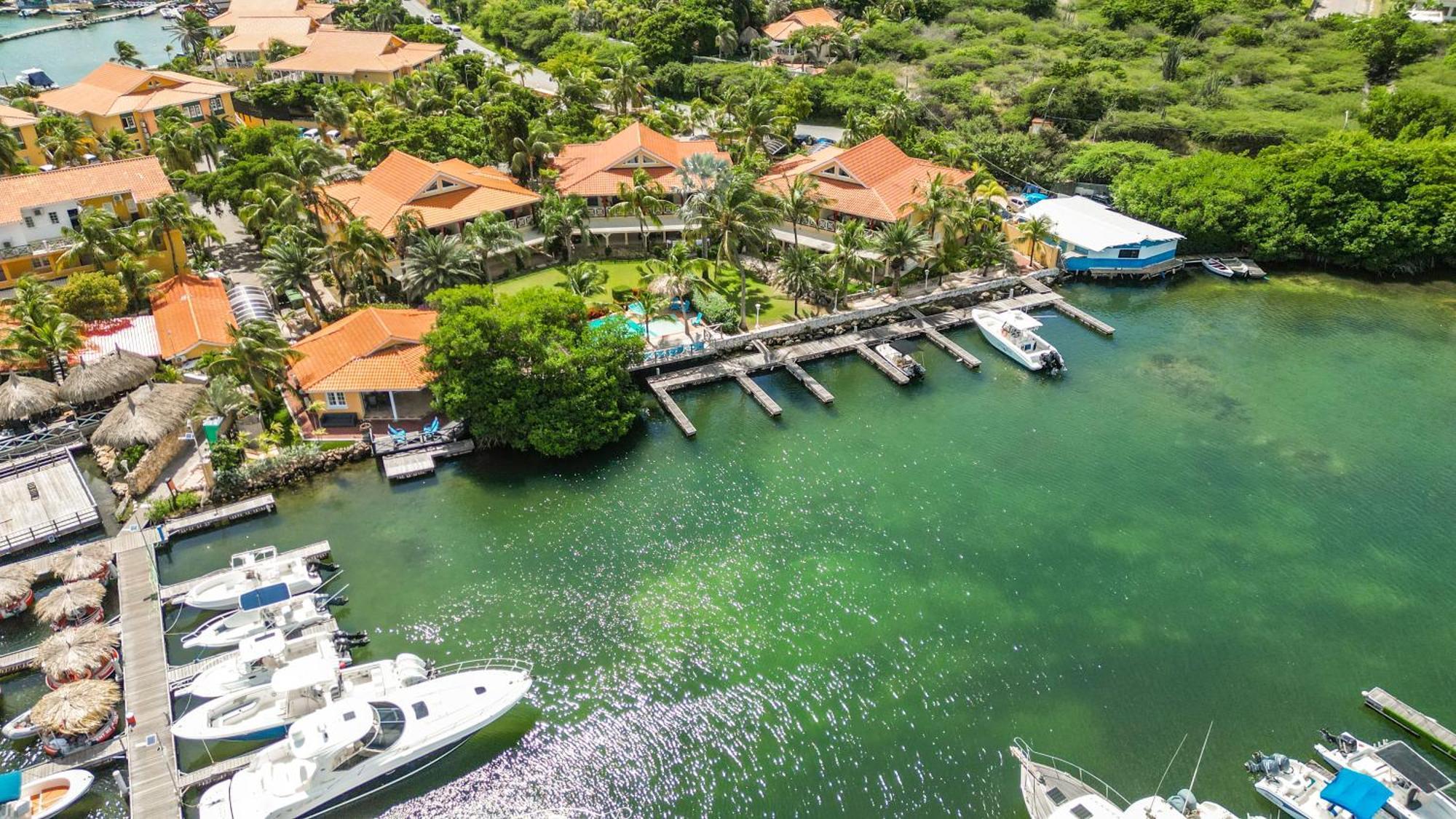 Apartment Jasmins Penthouse - Waterfront Penthouse With Pool & Dock Near *