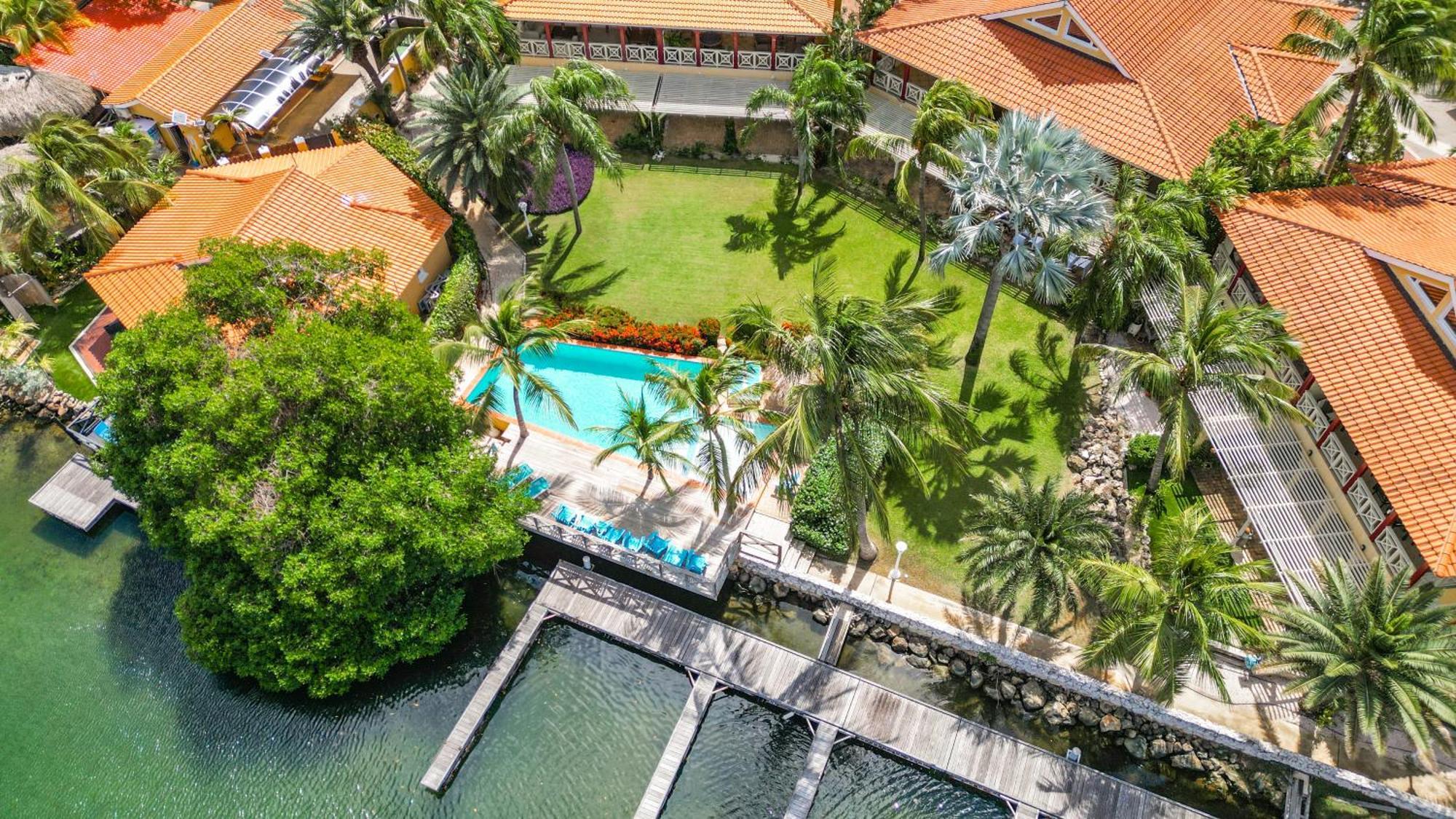 Jasmins Penthouse - Waterfront Penthouse With Pool & Dock Near Apartment Jan Thiel