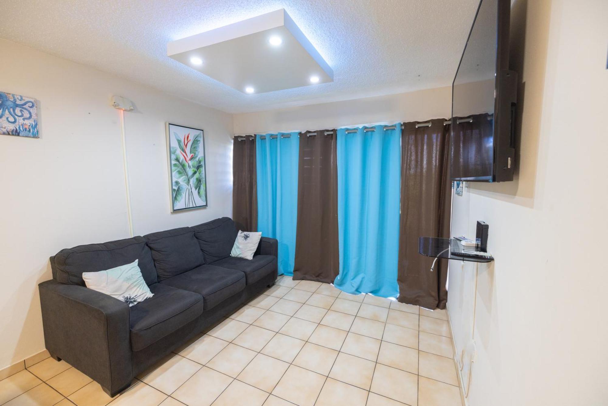 Apartment Montones C-3 *