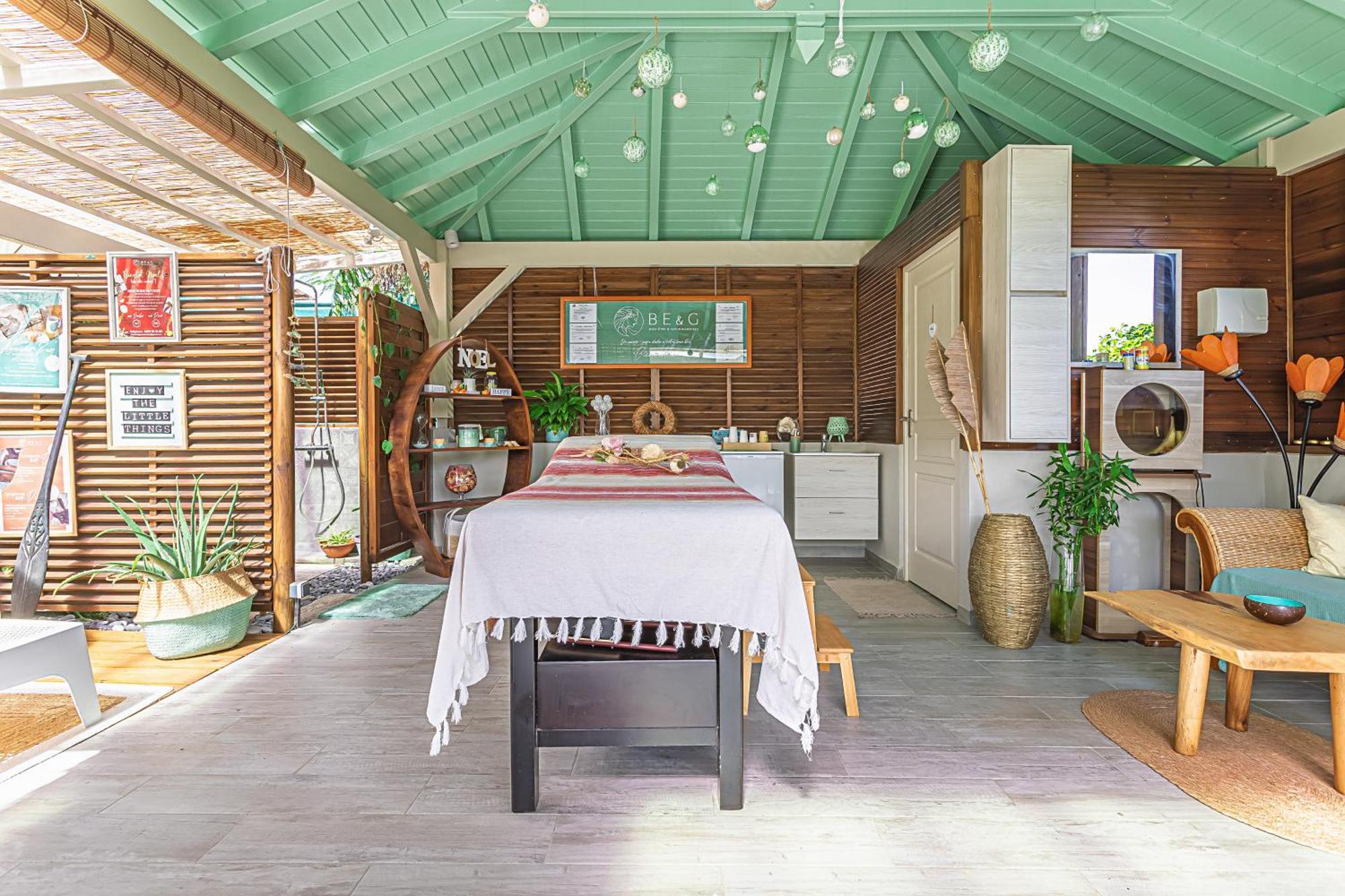 Holiday home Magnifique Et Jacuzzi Au Coeur Des Plages Le Moule